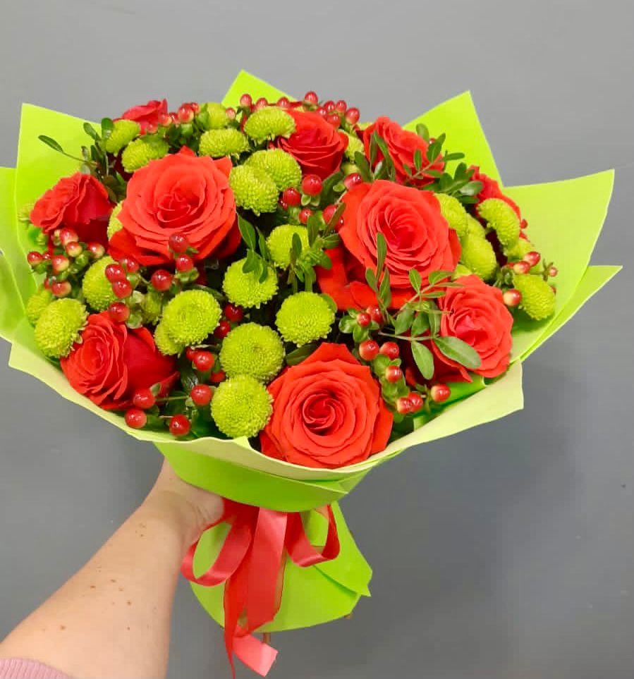 Букет цветов из: Хризантемы и Розы в Сельхозтехнике