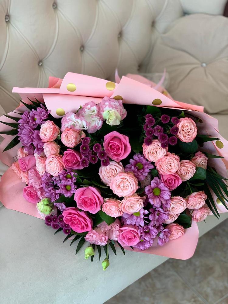 Букет цветов из: Хризантемы, Розы и Лизиантусы в Сельхозтехнике