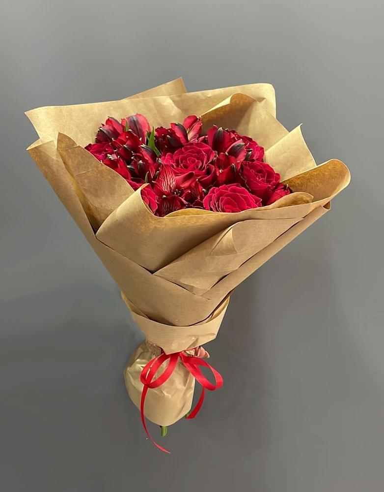 Букет цветов из: Альстромерии и Розы в Сельхозтехнике