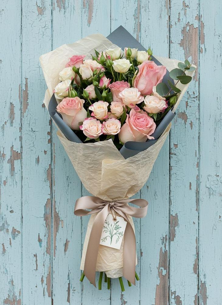 Букет цветов из: Розы в Сельхозтехнике