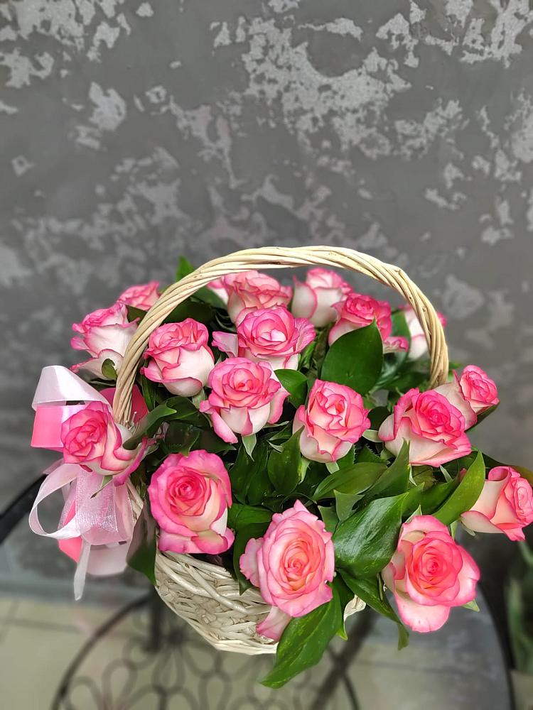 Цветочная композиция из Розы в корзине в Сельхозтехнике