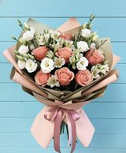 Букет цветов из:  Розы, Альстромерии и Лизиантусы в Сельхозтехнике