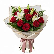 Букет цветов из:  Лилии и Розы в Сельхозтехнике