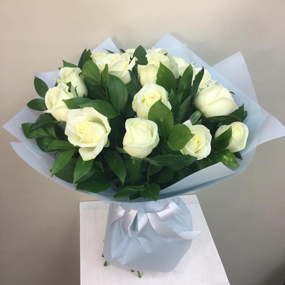 Букет 15 Белых роз Проуд в Сельхозтехнике