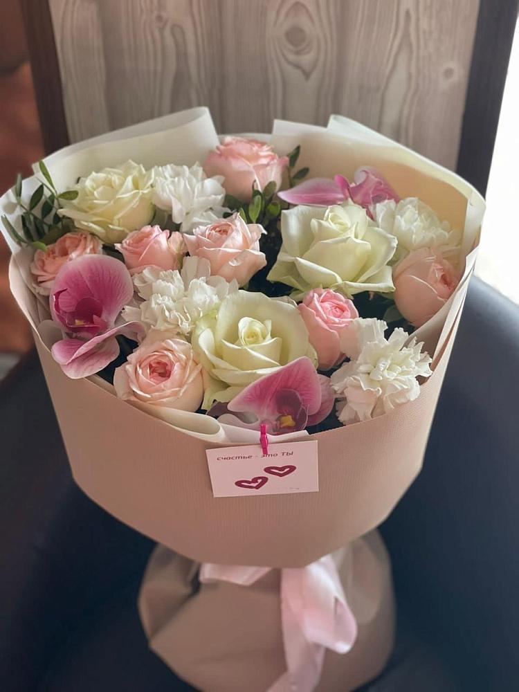 Букет цветов из: Орхидеи, Розы и Гвоздики в Сельхозтехнике