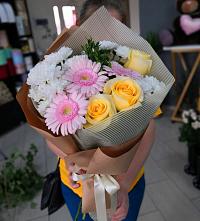 Букет цветов из:  Герберы, Розы и Хризантемы в Сельхозтехнике