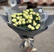 Букет Белые кустовые розы Солинеро в Сельхозтехнике
