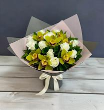 Букет цветов из:  Орхидеи и Розы в Сельхозтехнике