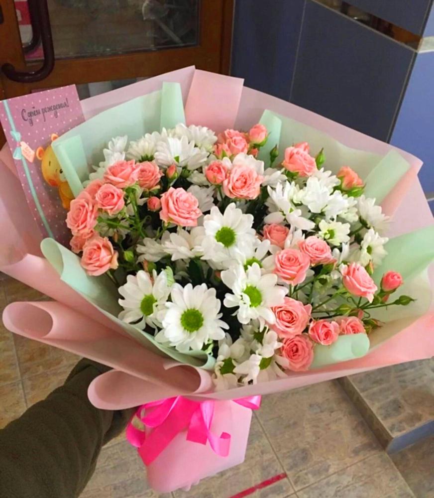 Букет цветов из: Розы и Хризантемы в Сельхозтехнике