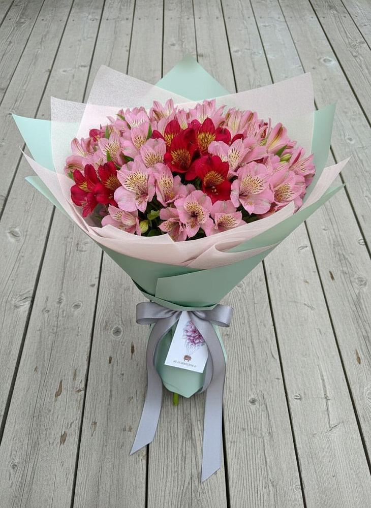 Букет цветов из: Альстромерии в Сельхозтехнике