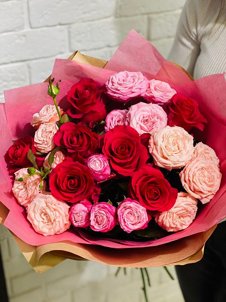 Букет цветов из: Розы в Сельхозтехнике