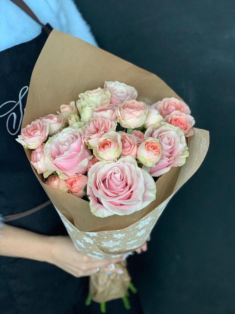 Букет цветов из: Хризантемы и Розы в Сельхозтехнике