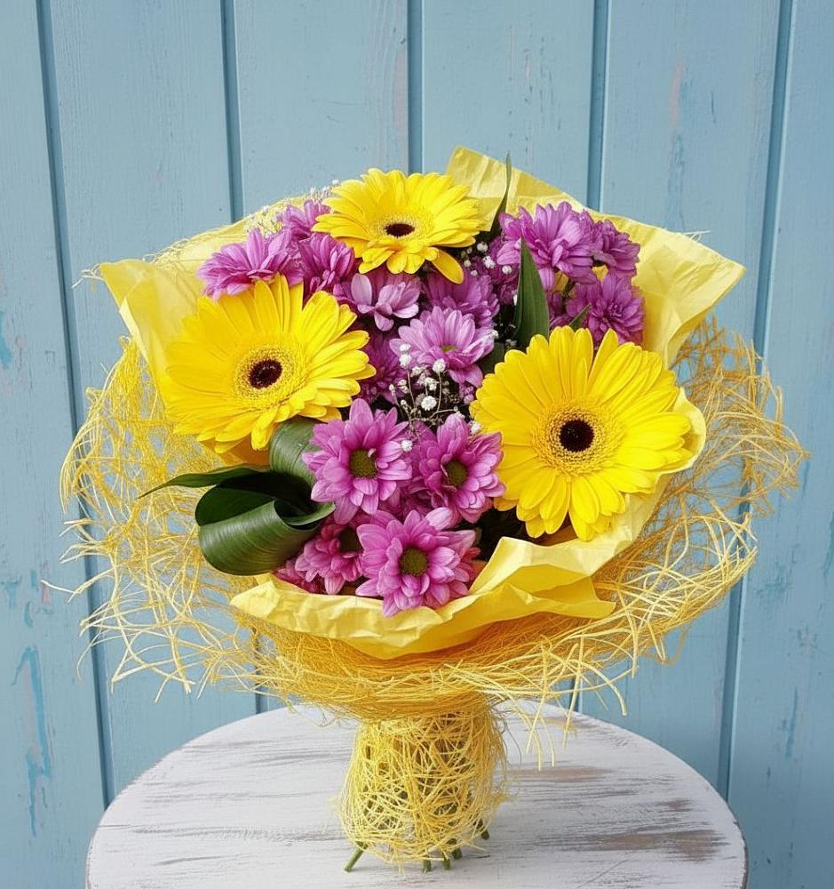 Букет цветов из: Хризантемы и Герберы в Сельхозтехнике