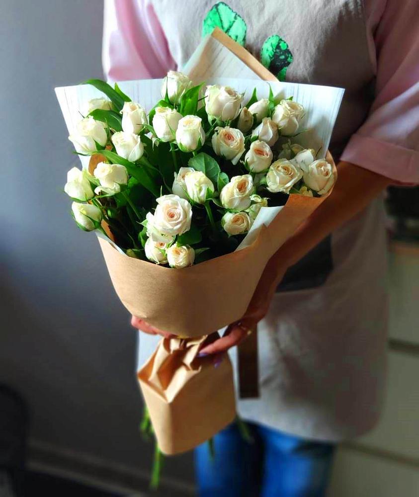 Букет цветов из: Розы в Сельхозтехнике