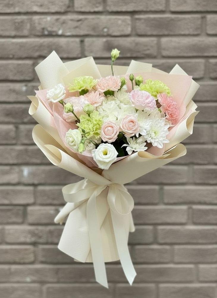 Букет цветов из: Гвоздики, Розы, Лизиантусы и Хризантемы в Сельхозтехнике