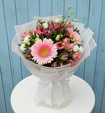 Букет цветов из:  Герберы, Альстромерии и Лизиантусы в Сельхозтехнике