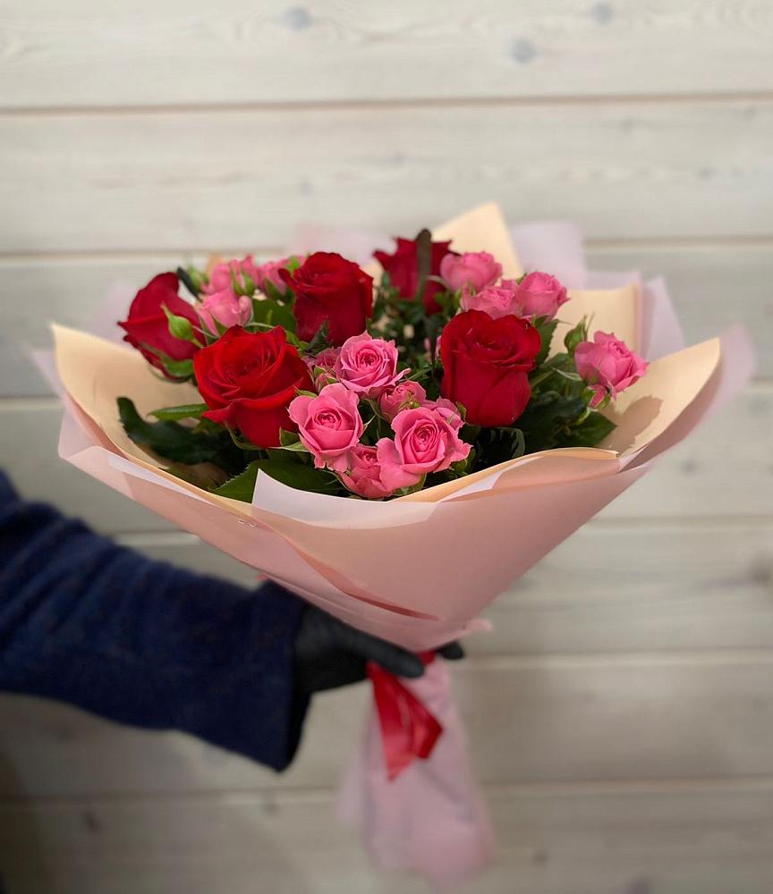 Букет цветов из: Розы в Сельхозтехнике