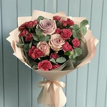 Букет цветов из:  Гвоздики и Розы в Сельхозтехнике