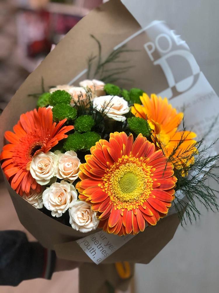 Букет цветов из: Герберы, Хризантемы и Розы в Сельхозтехнике
