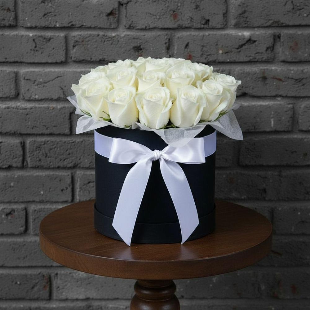 Цветочная композиция из Розы в шляпной коробке в Сельхозтехнике