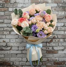 Букет цветов из:  Розы, Лизиантусы и Гвоздики в Сельхозтехнике