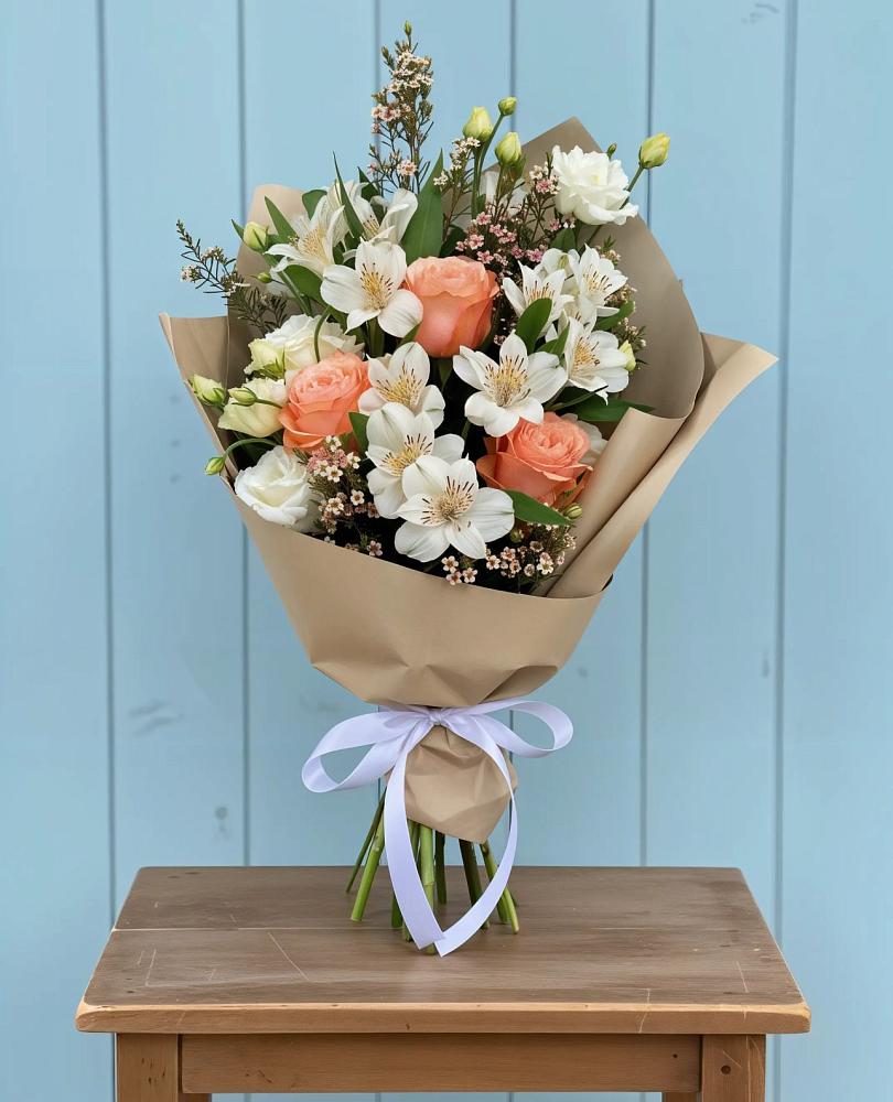 Букет цветов из: Альстромерии, Лизиантусы, Розы и Хризантемы в Сельхозтехнике