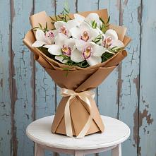 Букет цветов из:  Орхидеи и Розы в Сельхозтехнике