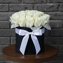 Цветочная композиция из Розы в шляпной коробке в Сельхозтехнике